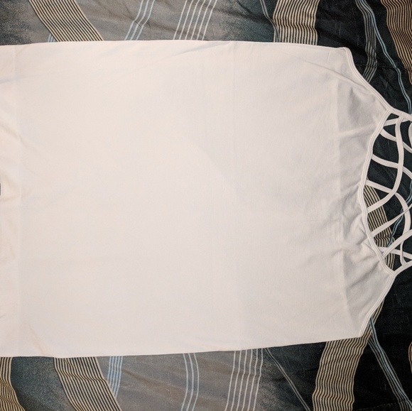 White criss cross Tanks - Picture 4 of 8